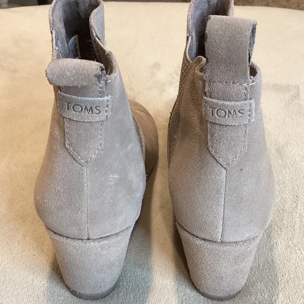 Toms Ankle Wedge Booties Size‎ US 8, UK 6, EU 39 Beige Suede Comfort Boots